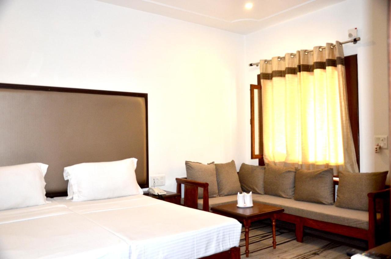 בהאראטפור Hotel Sunbird מראה חיצוני תמונה