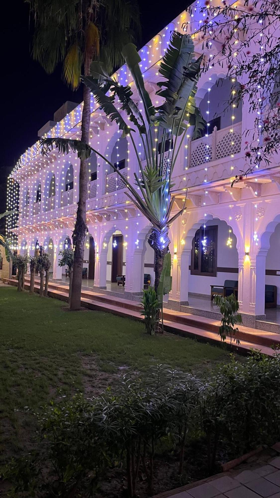 בהאראטפור Hotel Sunbird מראה חיצוני תמונה