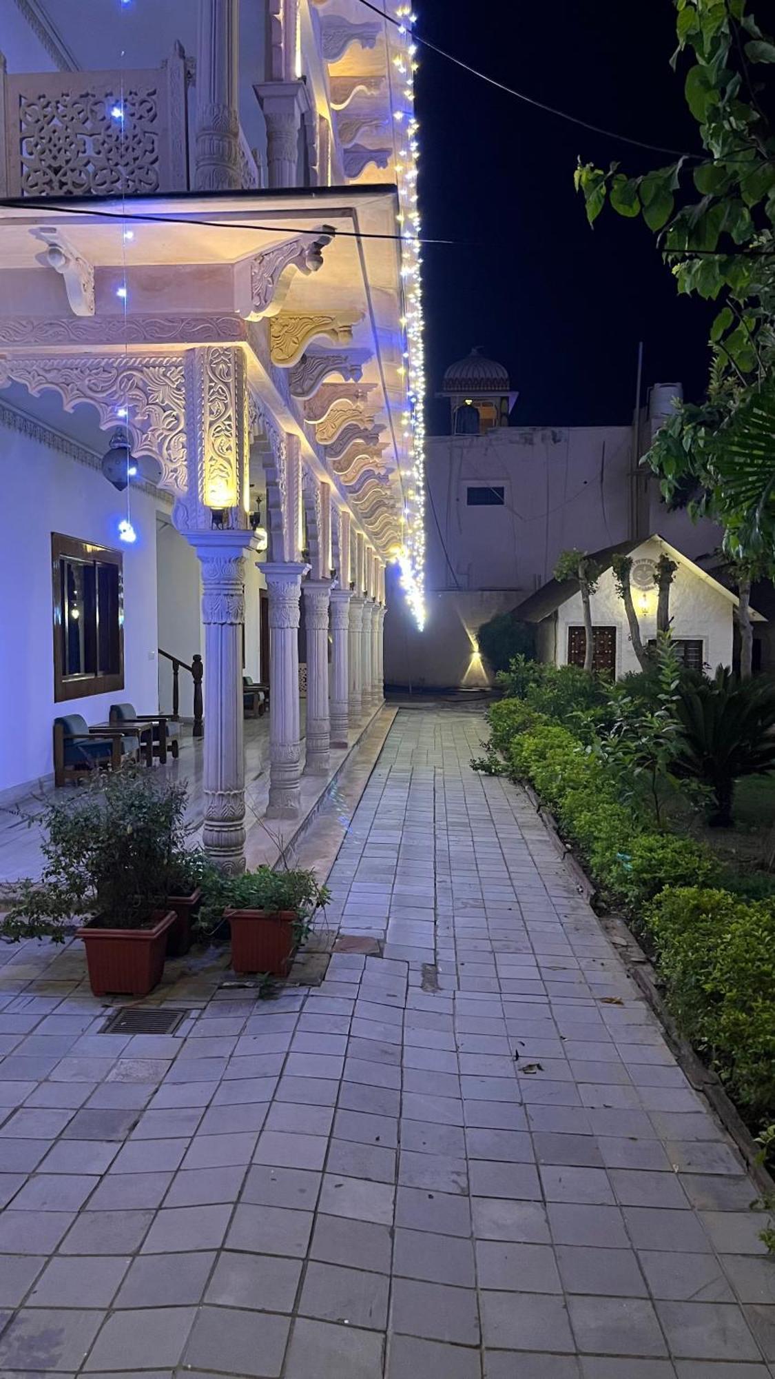 בהאראטפור Hotel Sunbird מראה חיצוני תמונה