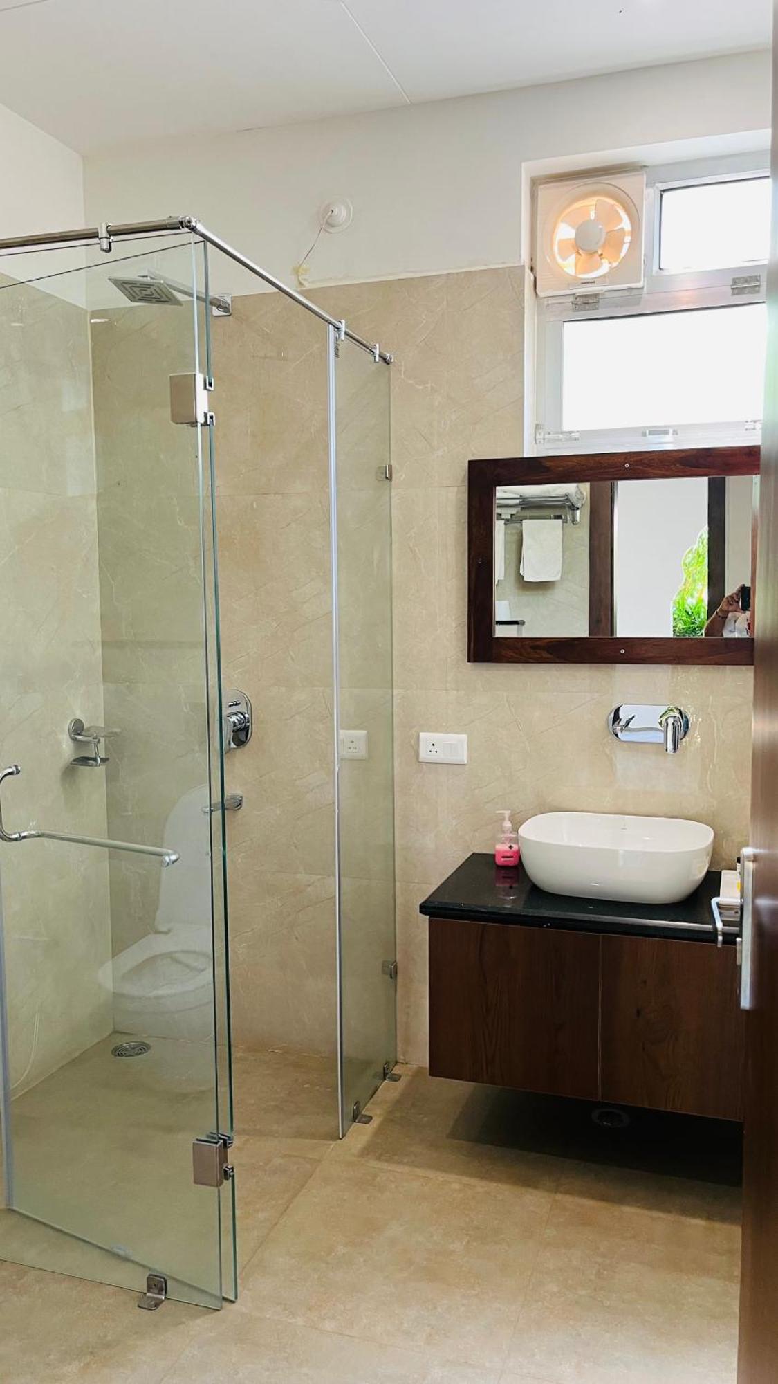 בהאראטפור Hotel Sunbird מראה חיצוני תמונה