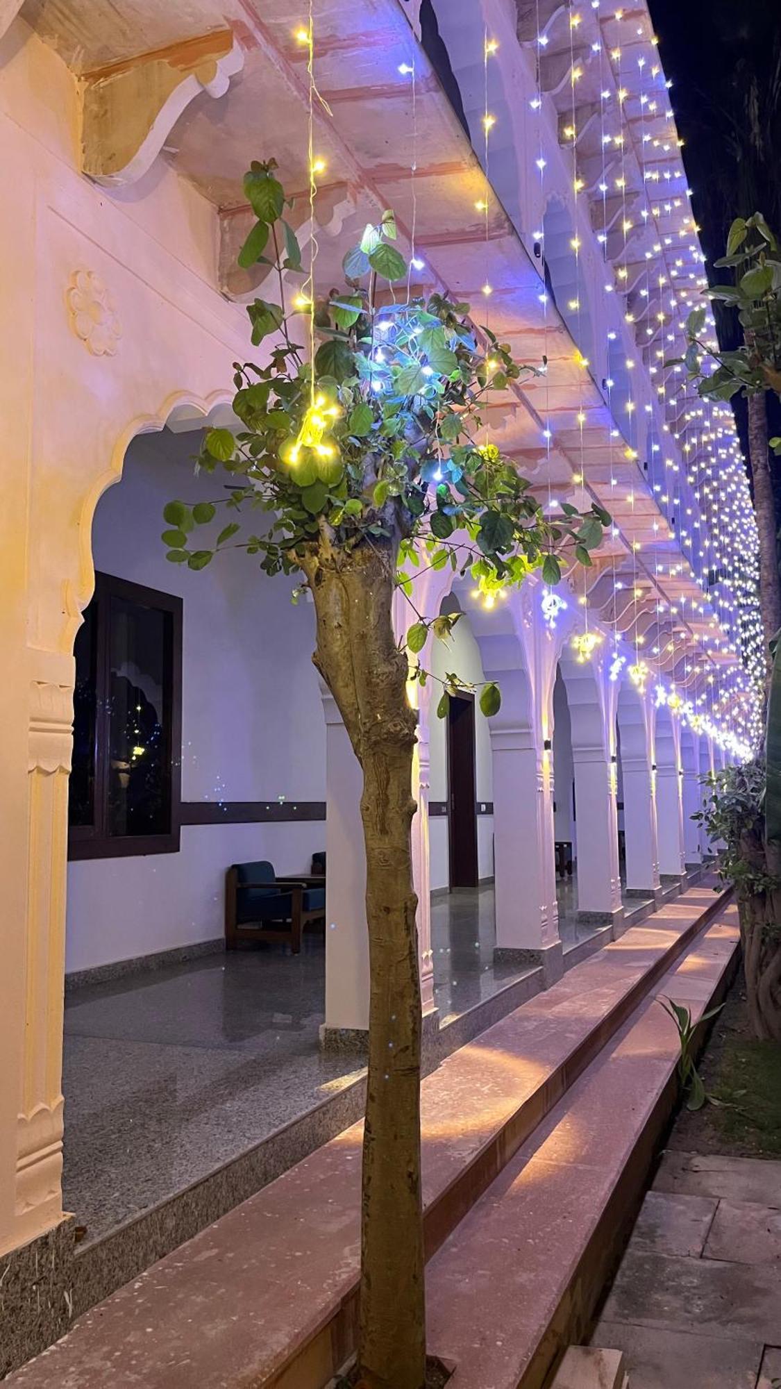 בהאראטפור Hotel Sunbird מראה חיצוני תמונה