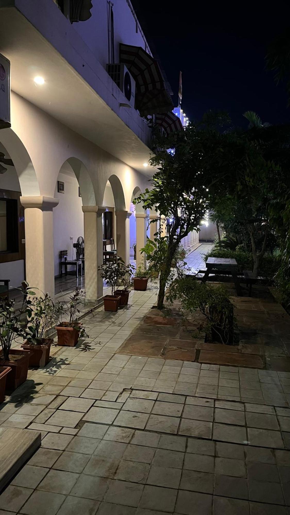 בהאראטפור Hotel Sunbird מראה חיצוני תמונה