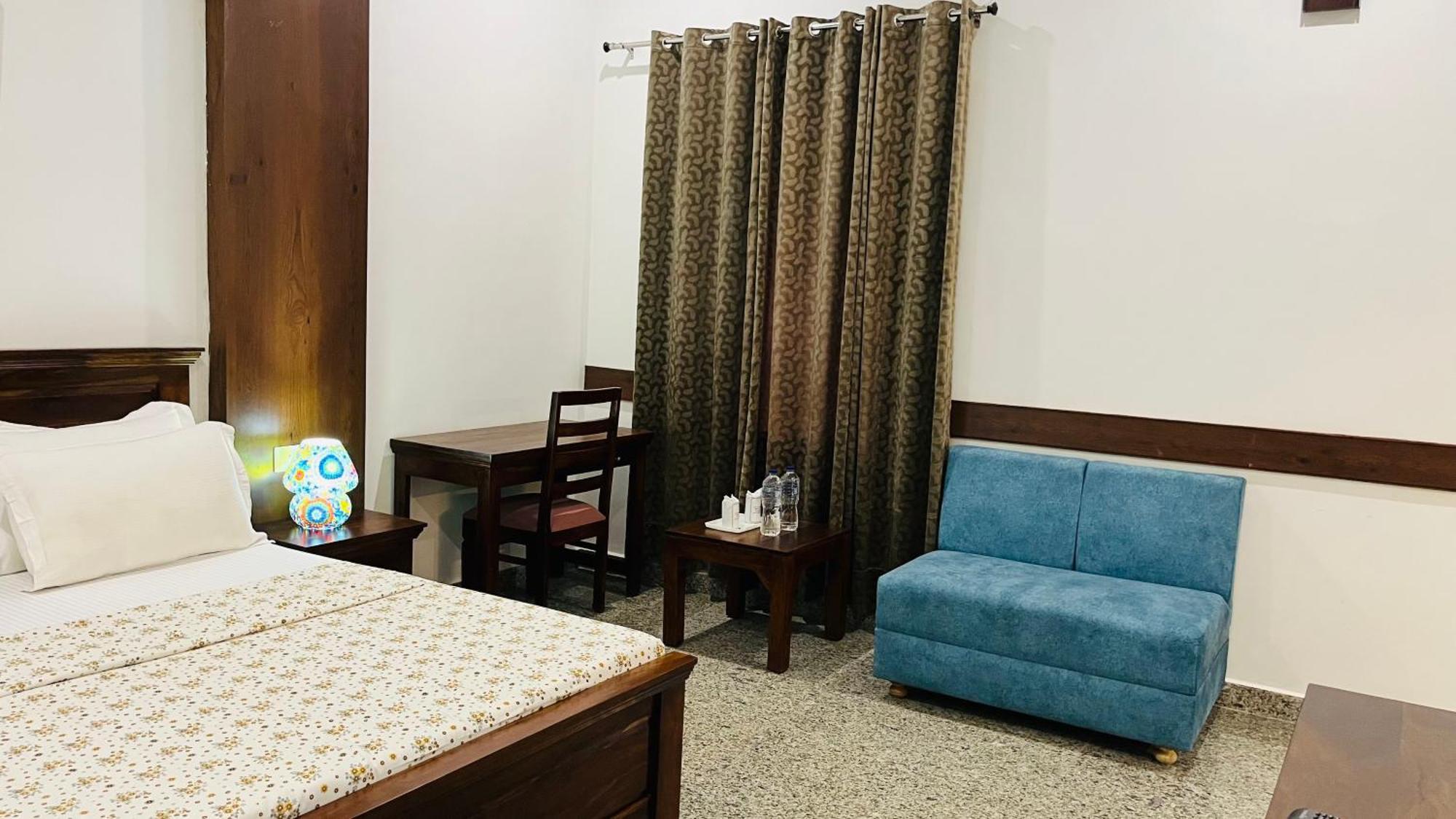 בהאראטפור Hotel Sunbird מראה חיצוני תמונה